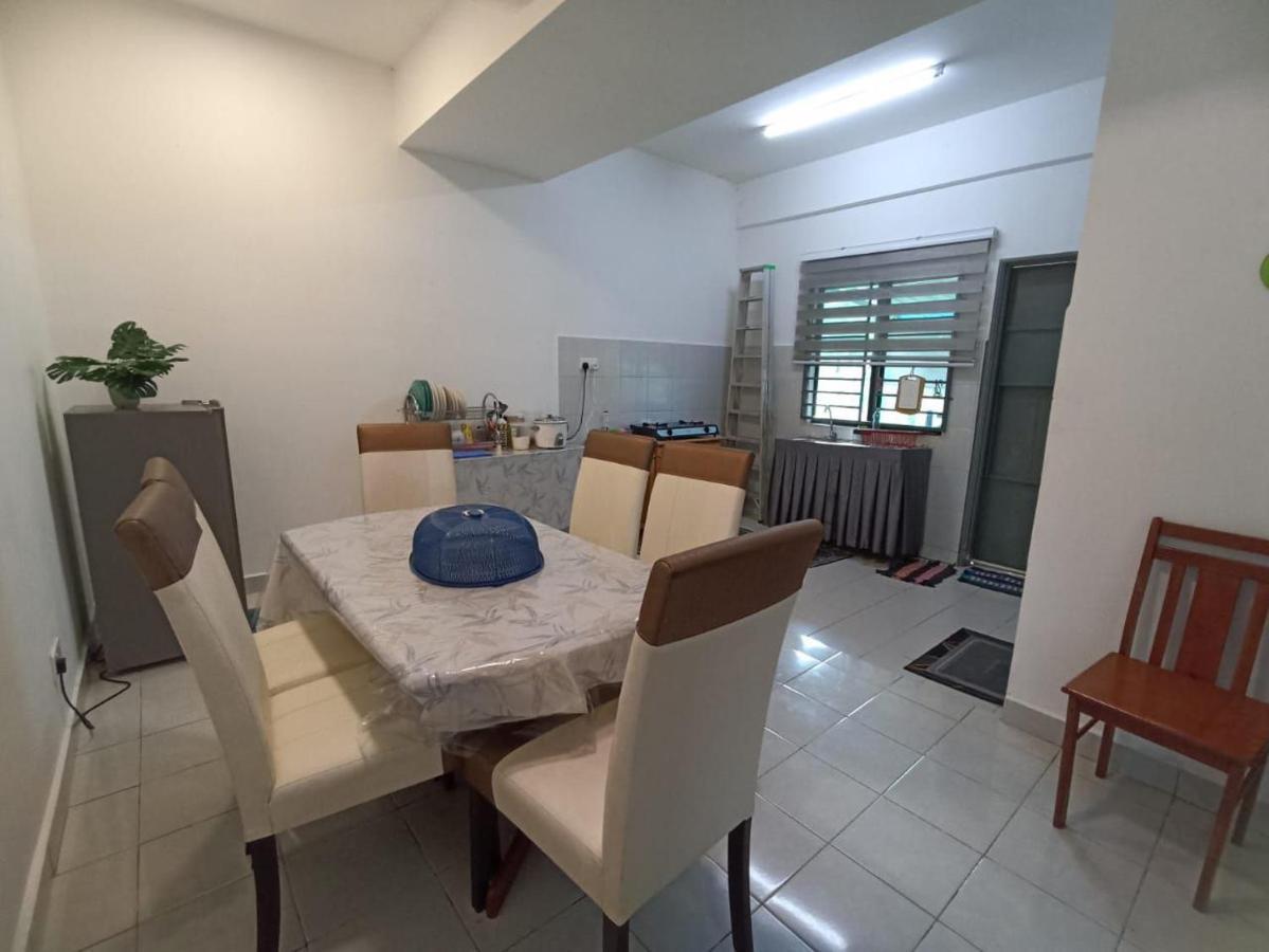 Aisya Homestay Bajet Karak Setia 외부 사진